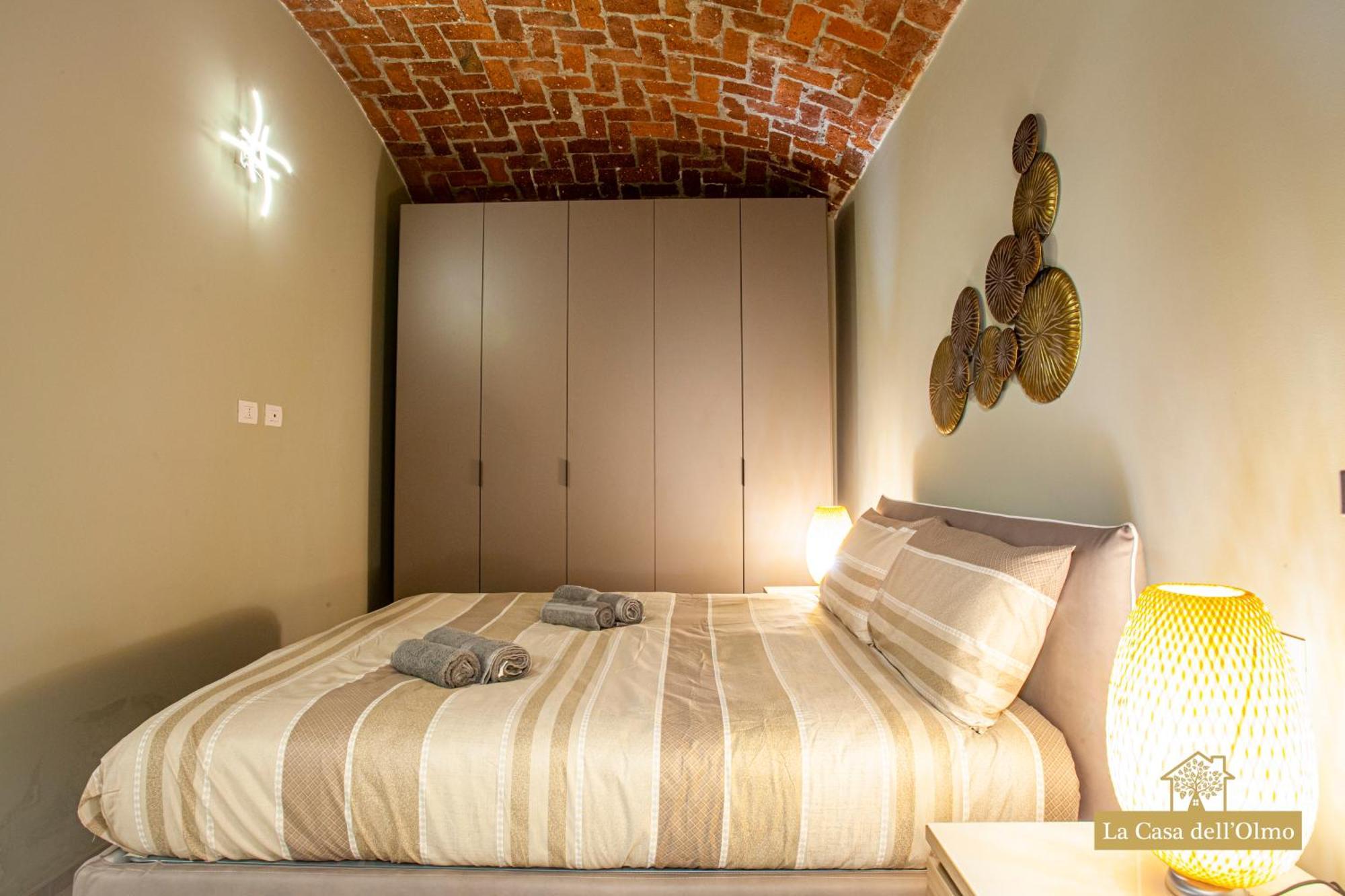 La Casa Dell'Olmo - Suite Apartment Cuneo Bagian luar foto