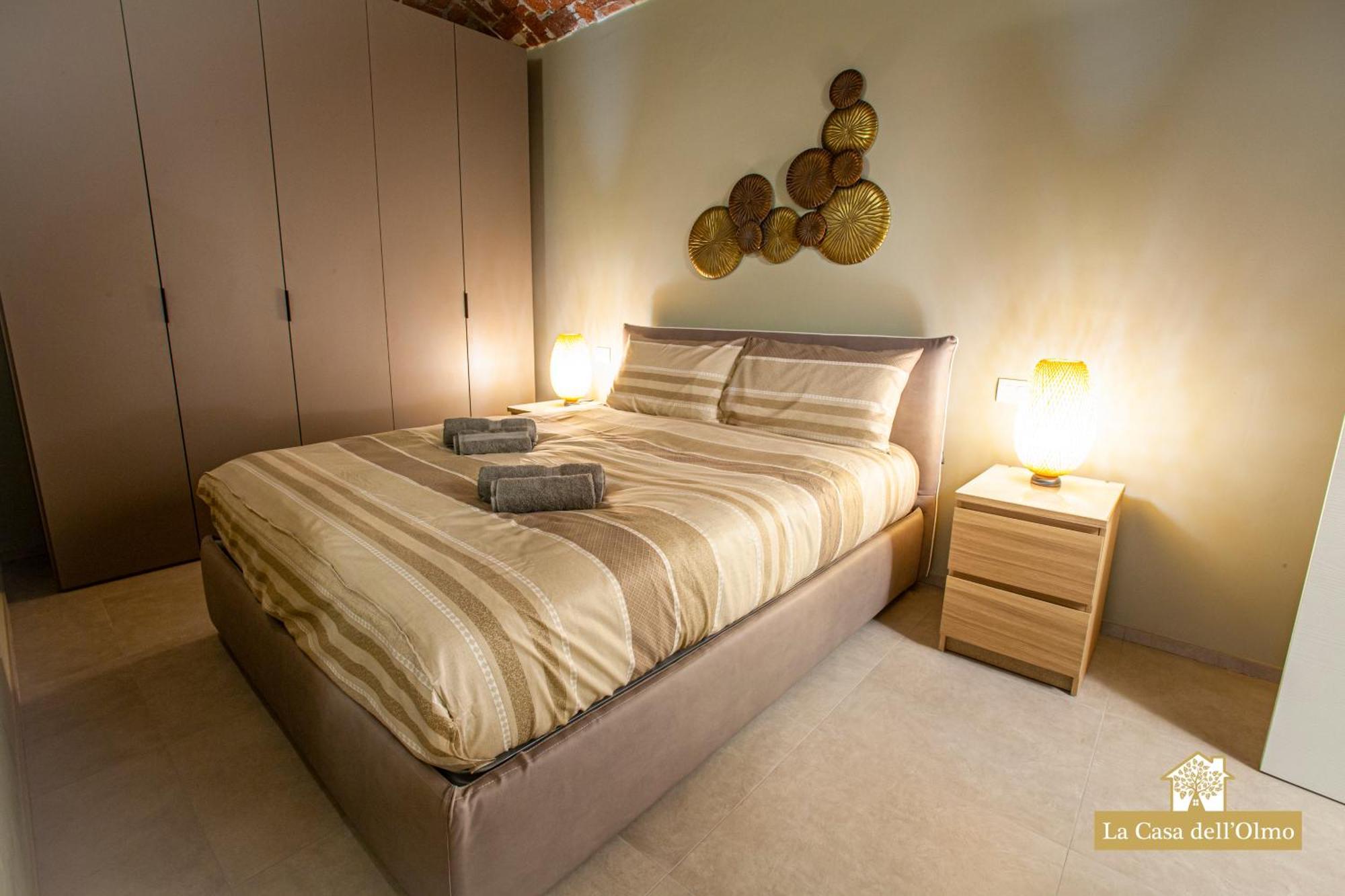 La Casa Dell'Olmo - Suite Apartment Cuneo Bagian luar foto